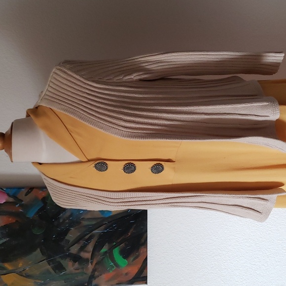 Gap Cream Cardigan/Shrug Size Medium - Picture 6 of 9